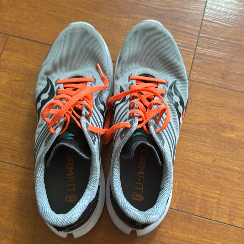Sauconey men’s Kinvara running shoes